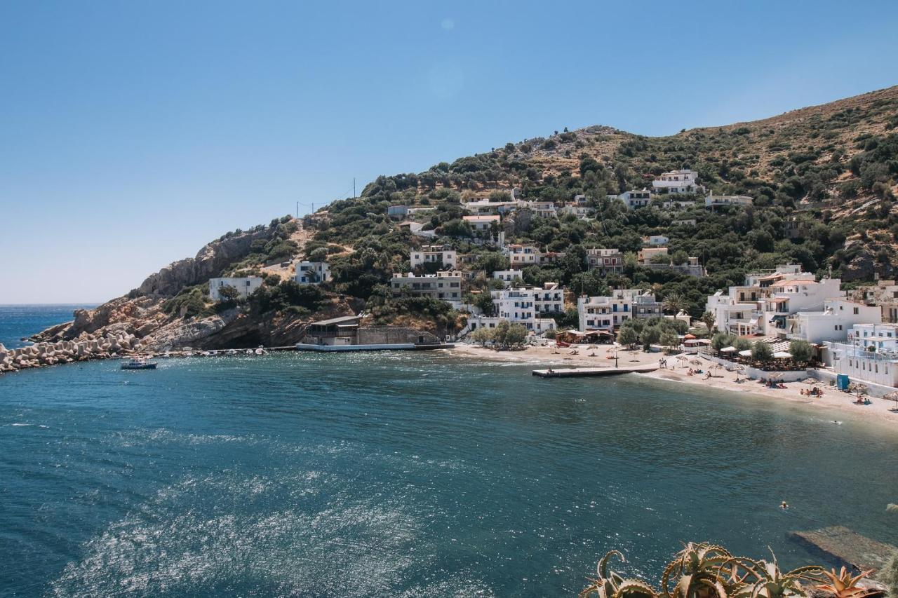 Agriolykos Pension Ágios Kírykos Buitenkant foto