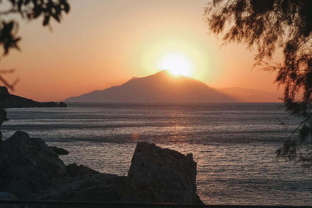 Agriolykos Pension Ágios Kírykos Buitenkant foto