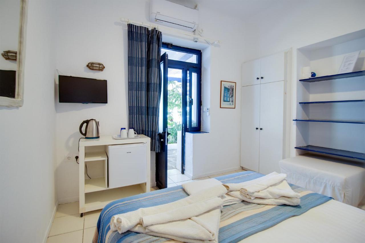 Agriolykos Pension Ágios Kírykos Buitenkant foto