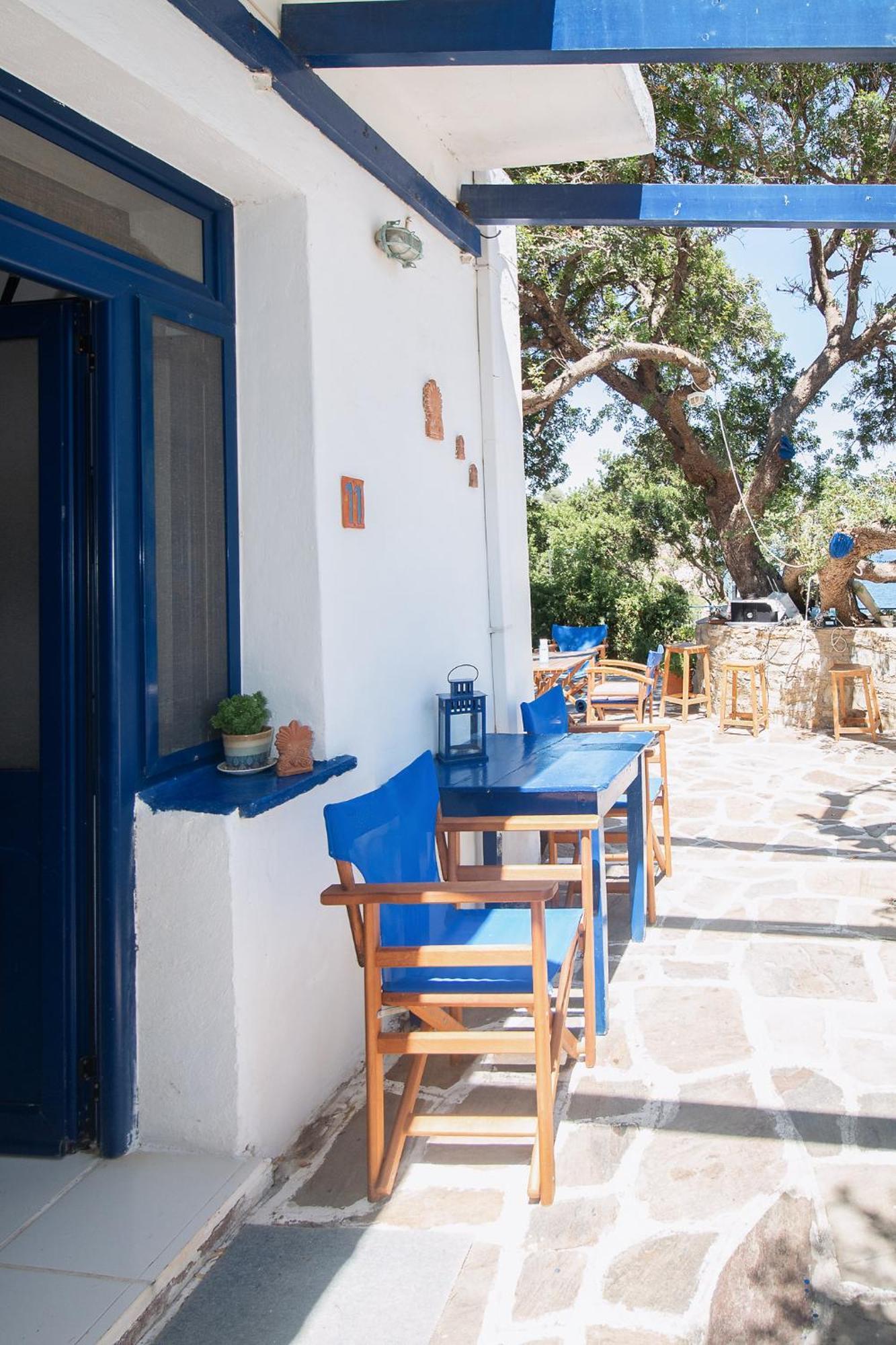 Agriolykos Pension Ágios Kírykos Buitenkant foto