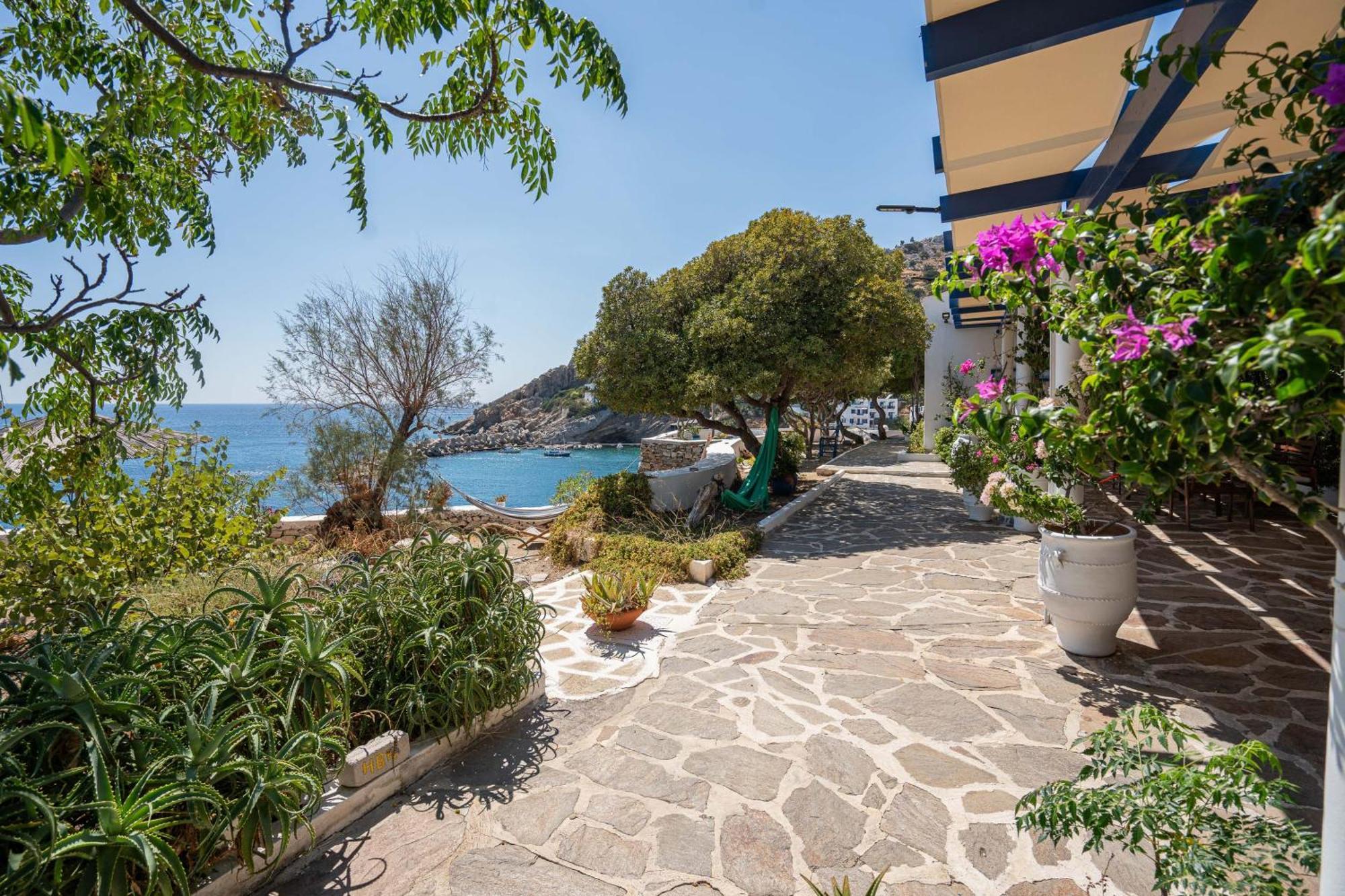 Agriolykos Pension Ágios Kírykos Buitenkant foto